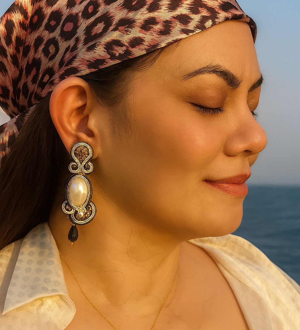 Handmade Italian cappuccino mother-of-pearl earrings with rhinestones and black crystal drop – Vanessa Collection