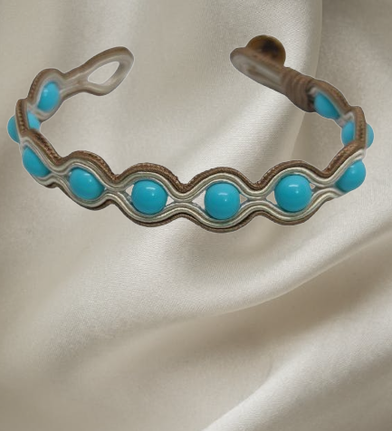 Handmade bracelet with turquoise paste and golden embroidery – Sir Roberts