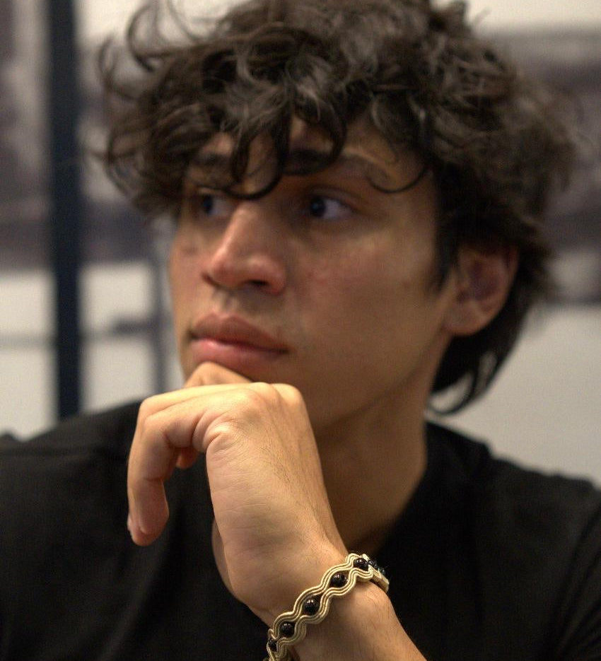 Handmade bracelet with black onyx and golden embroidery – Sir Roberts