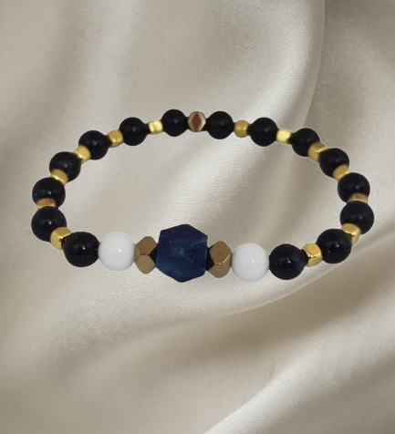 Men’s bracelet with lapis, white agate, sunstone flowers and gold-plated hematite – Sir Luxury