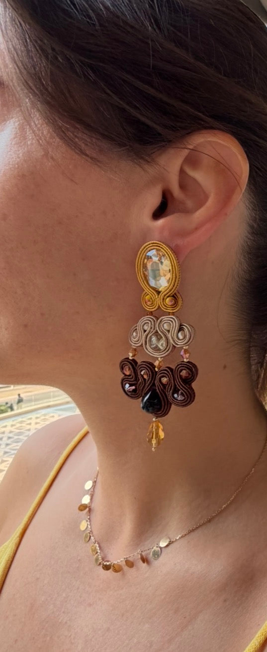 Handmade Italian earrings with golden cabochon and soutache embroidery – Nara Collection