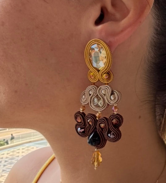Handmade Italian earrings with golden cabochon and soutache embroidery – Nara Collection