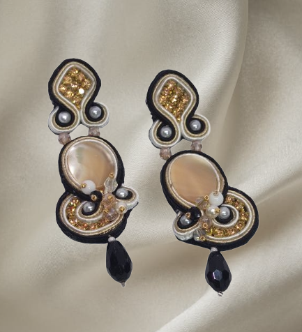 Handmade Italian cappuccino mother-of-pearl earrings with rhinestones and black crystal drop – Vanessa Collection