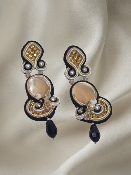 Handmade Italian cappuccino mother-of-pearl earrings with rhinestones and black crystal drop – Vanessa Collection