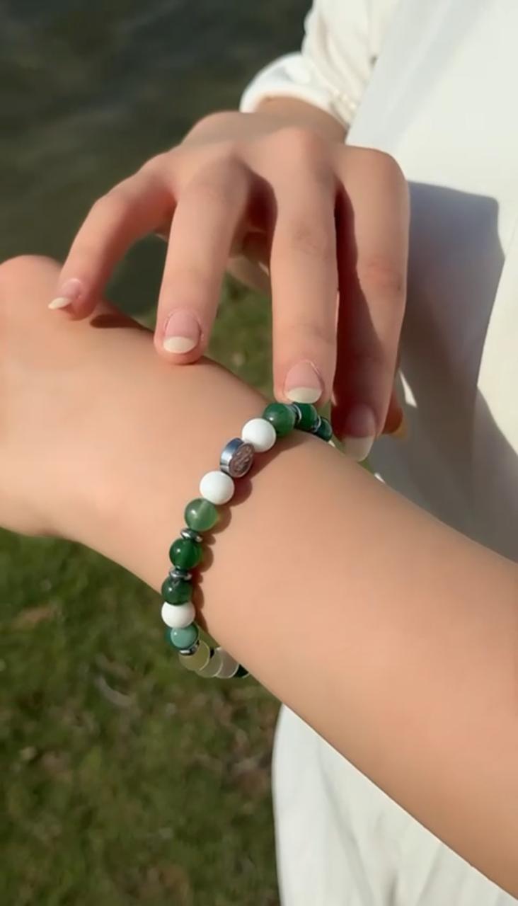 Men’s bracelet with hematite anchor plate, white agate, green agate and hematite cubes – Sir Edwin