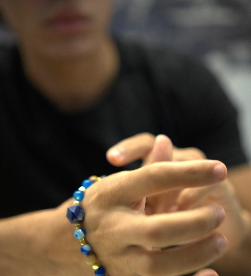 Men’s bracelet with lapis, striped blue agate, paesina stone and gold-plated hematite – Sir Luxury