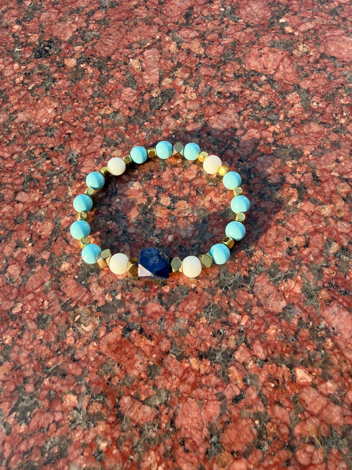 Men’s bracelet with lapis, white agate, sunstones and gold-plated hematite – Sir Luxury