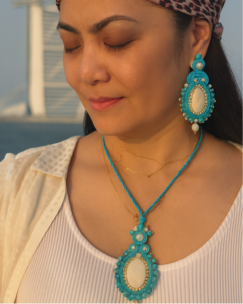 Handmade Italian mother-of-pearl and turquoise necklace with crystal halo – Regina Collection