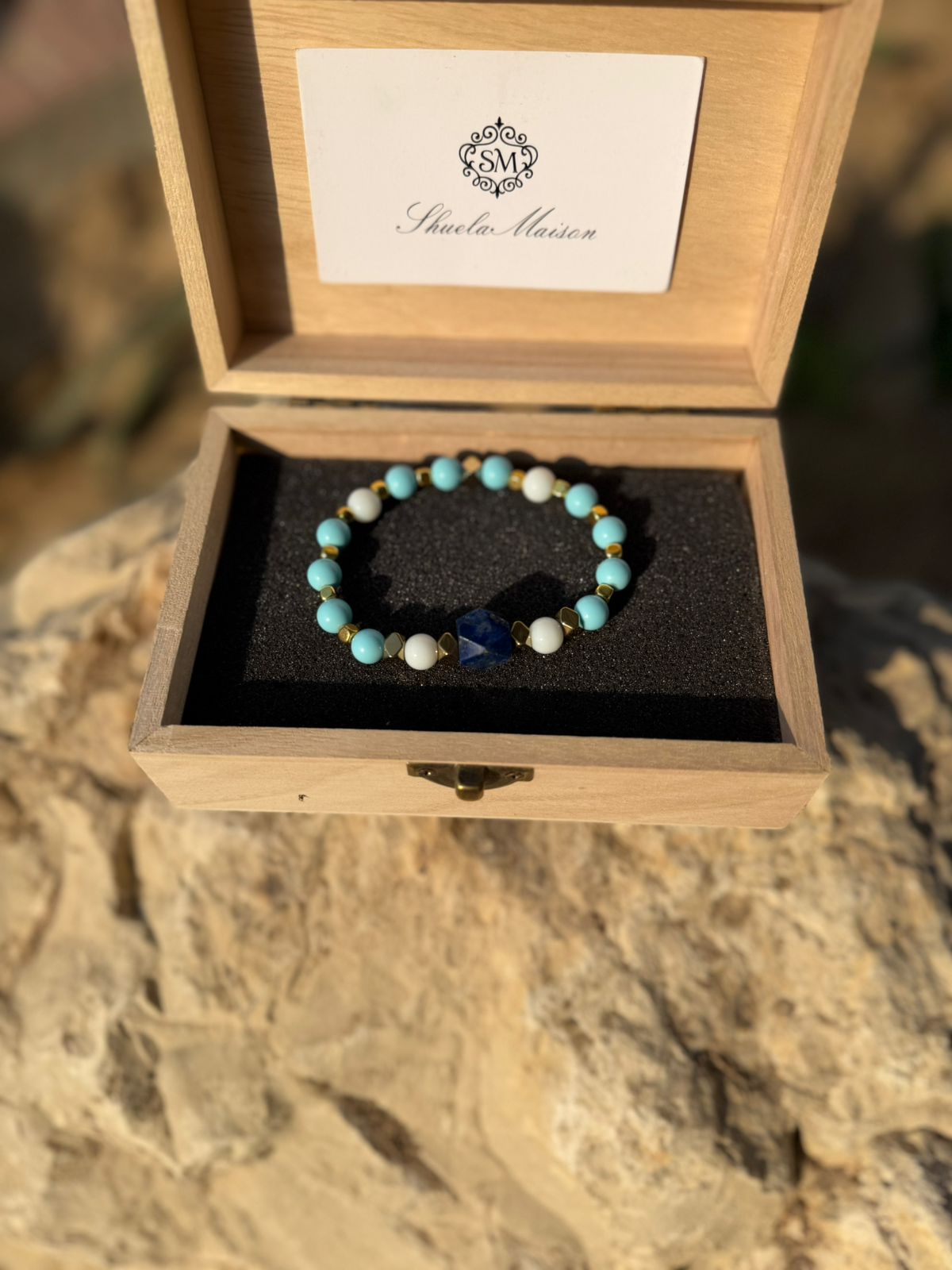 Men’s bracelet with lapis, white agate, sunstones and gold-plated hematite – Sir Luxury