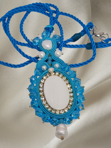Handmade Italian mother-of-pearl and turquoise necklace with crystal halo – Regina Collection