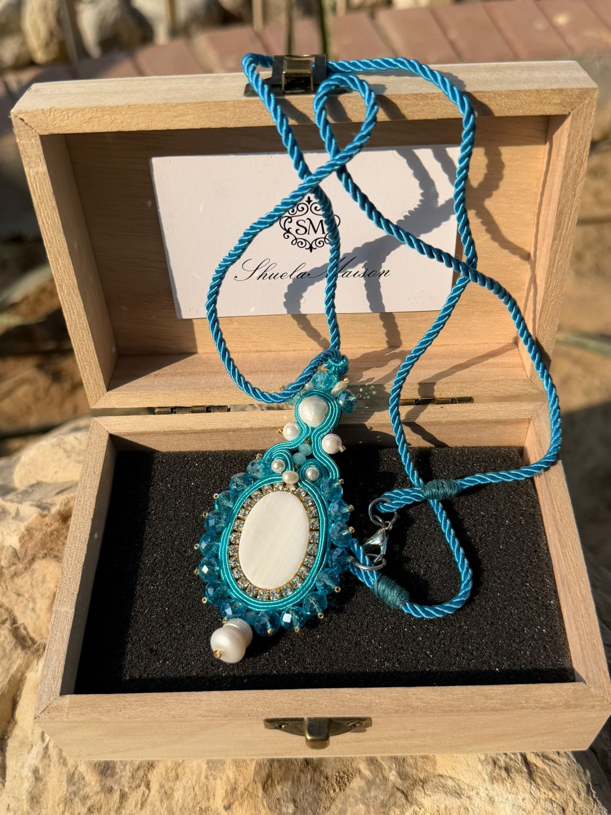 Handmade Italian mother-of-pearl and turquoise necklace with crystal halo – Regina Collection